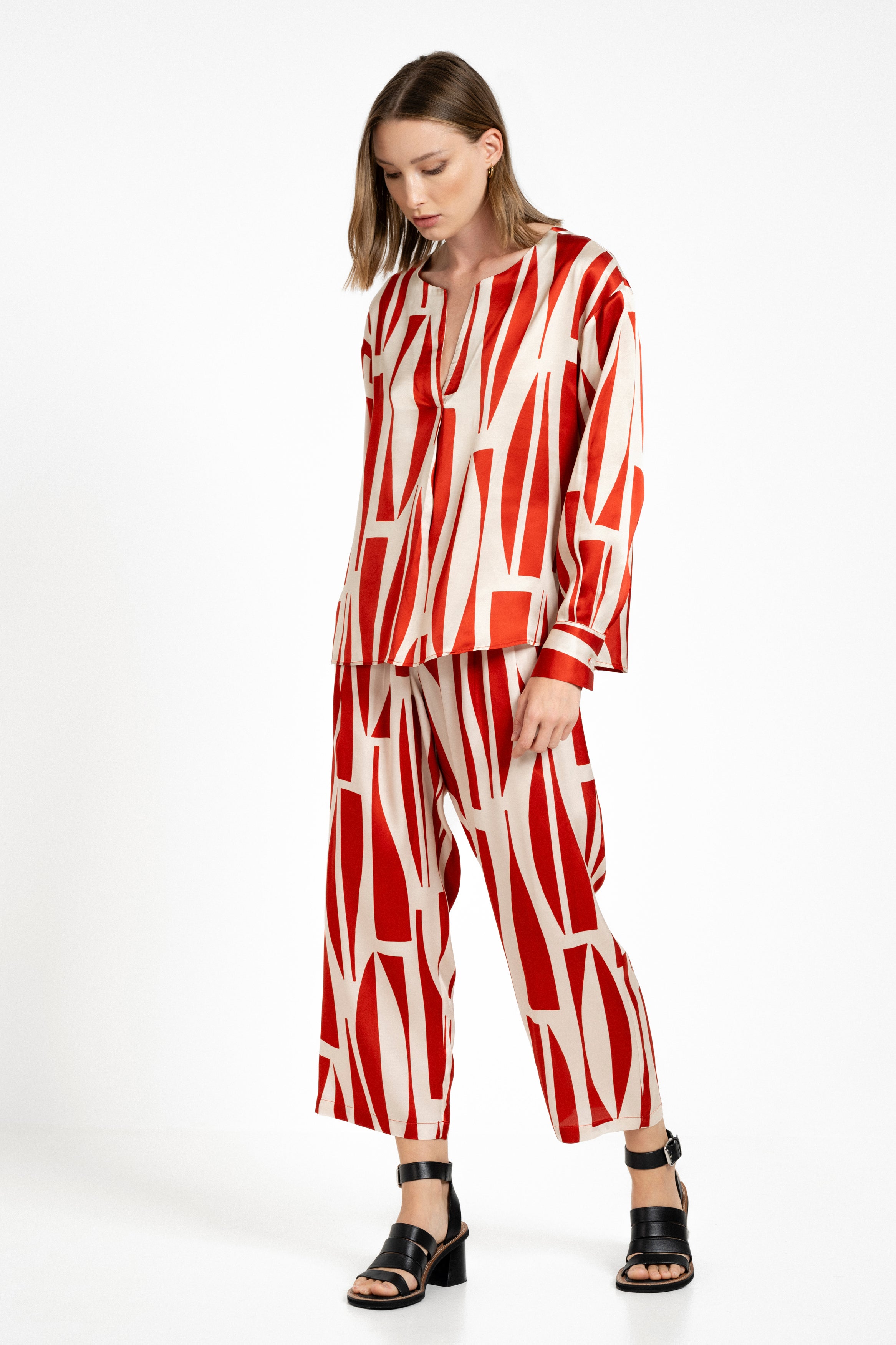 Satin print pleated pants