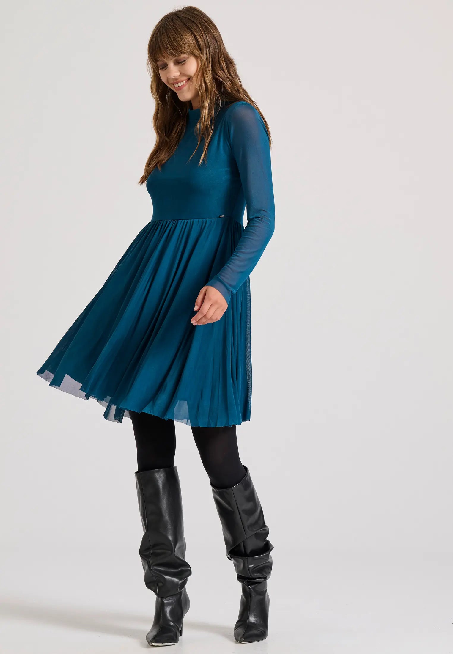 Μινι φορεμα με εσωτερικη φοδρα και τουλι