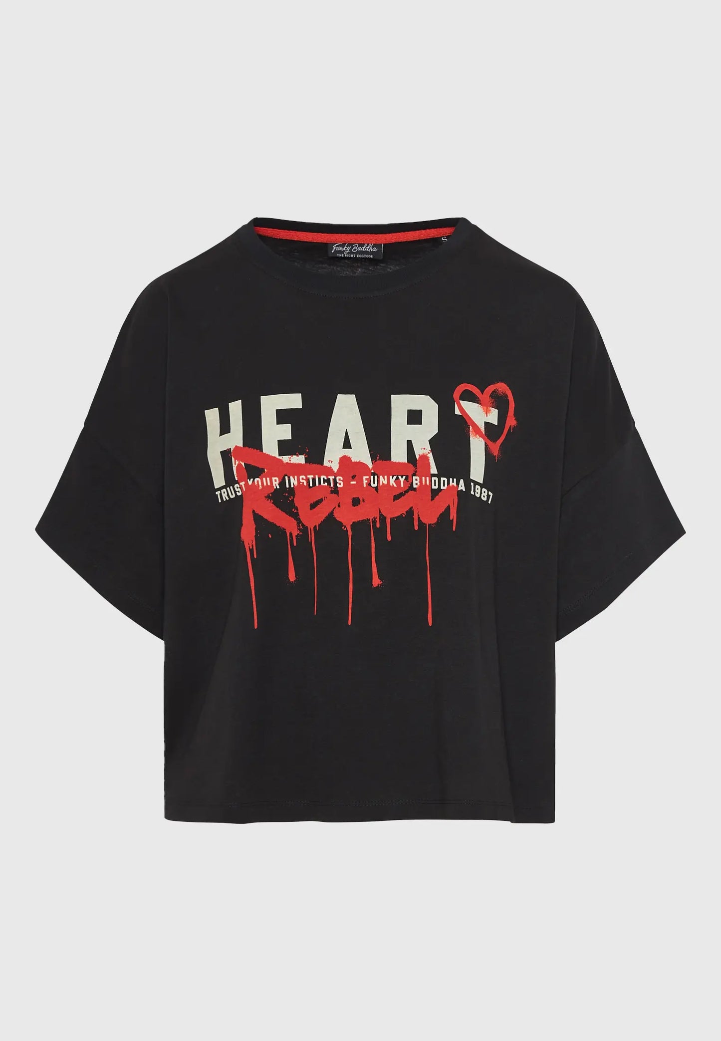 Loose fit γυναικείο t-shirt με text artwork τύπωμα