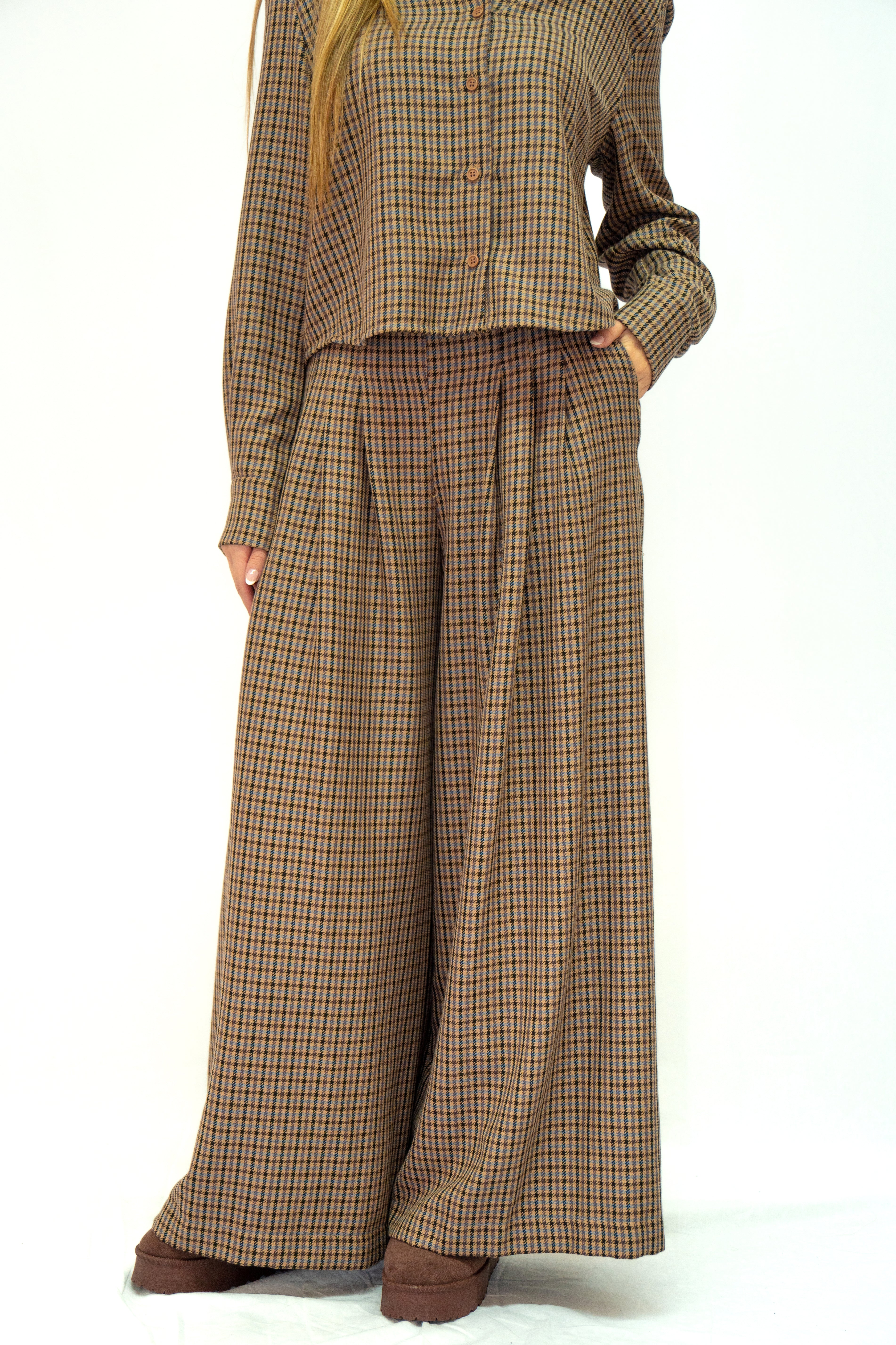 Παντελονι καρο σε γηινους τονους