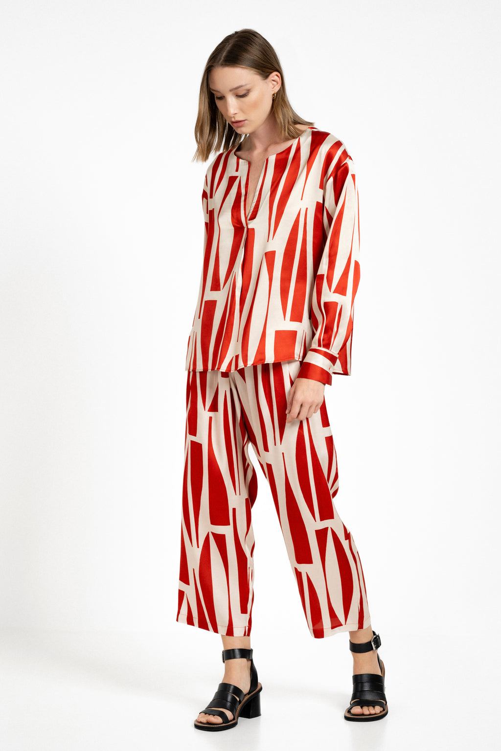 Satin print pleated pants