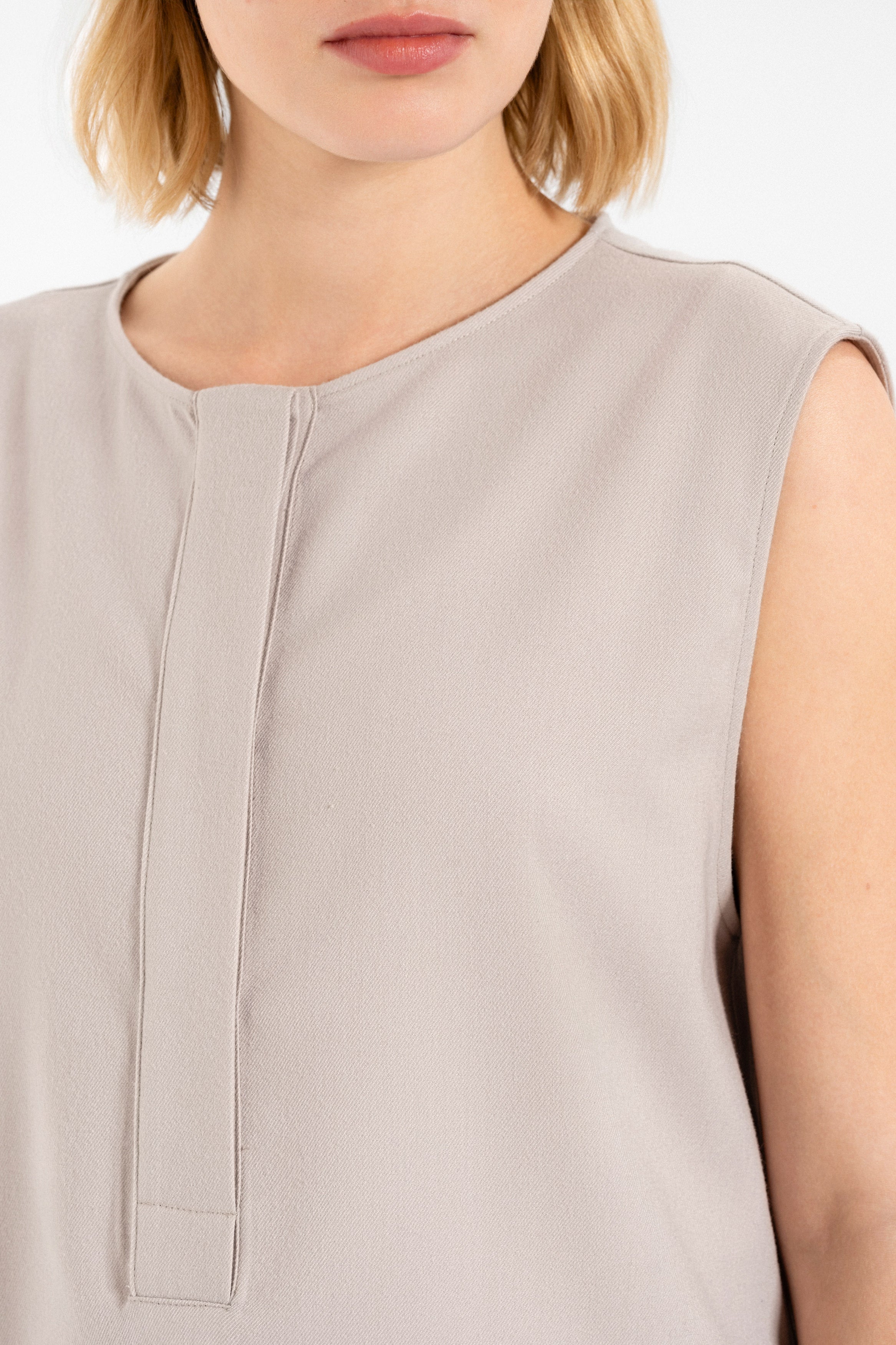 Twiil Tetron/Rayon cropped top