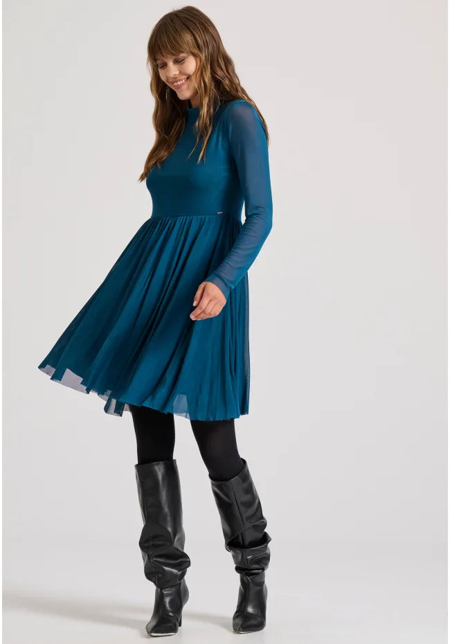 Μινι φορεμα με εσωτερικη φοδρα και τουλι