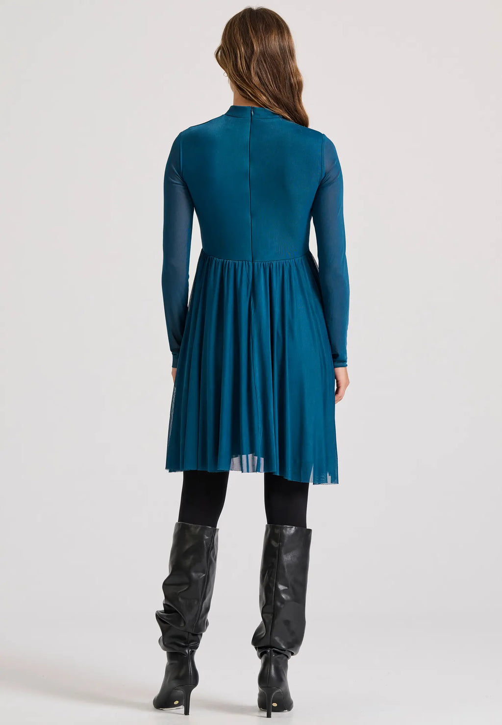 Μινι φορεμα με εσωτερικη φοδρα και τουλι