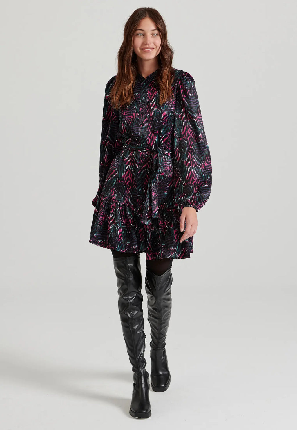 Εμπριμε μινι φορεμα με βολαν