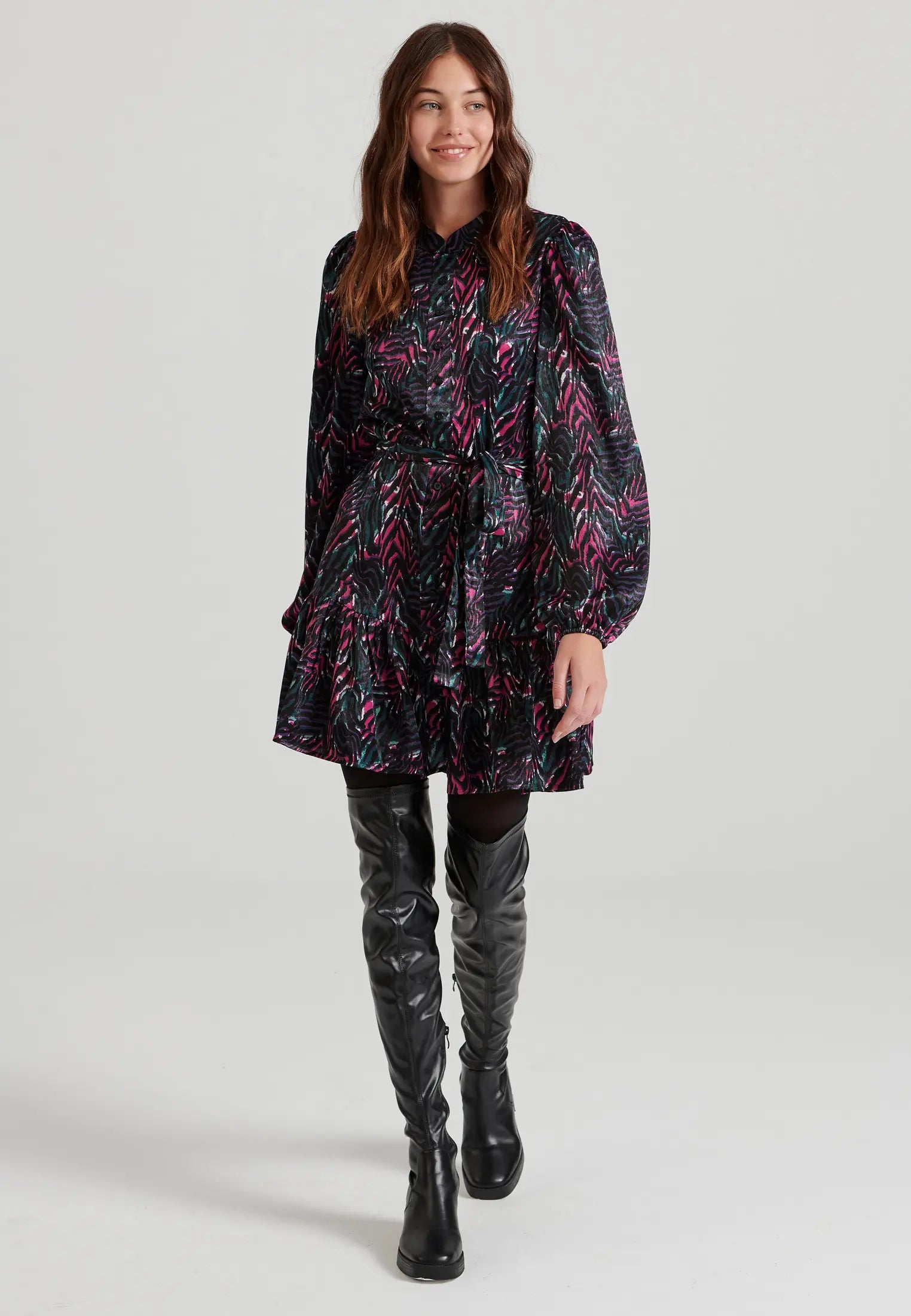 Εμπριμε μινι φορεμα με βολαν