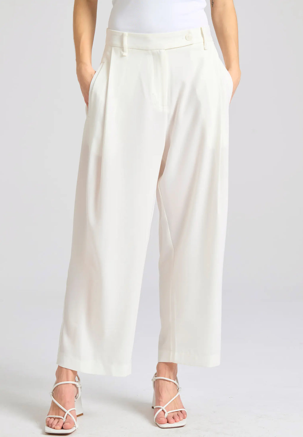 Loose fit παντελονι με πιετες στη μεση