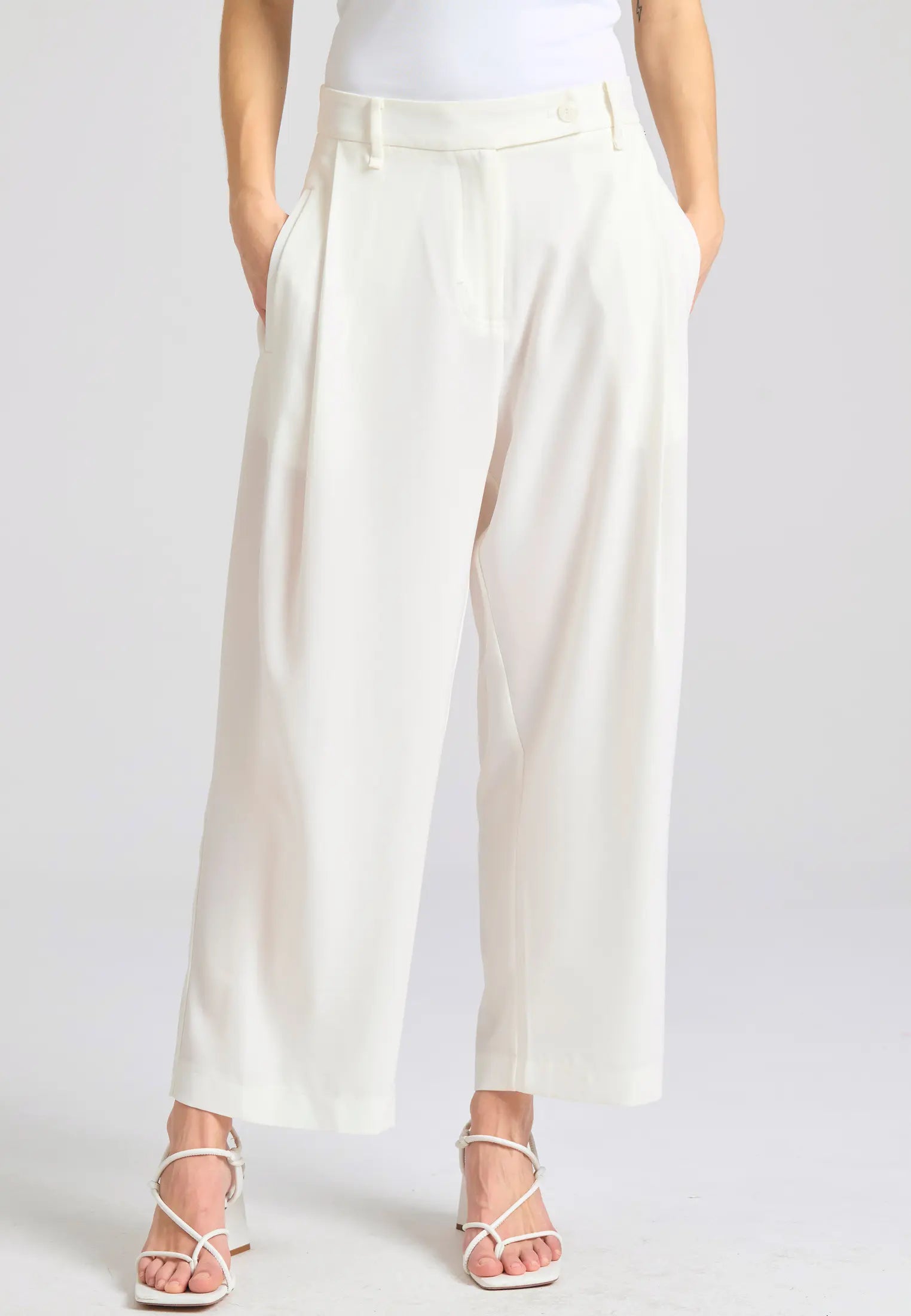 Loose fit παντελονι με πιετες στη μεση