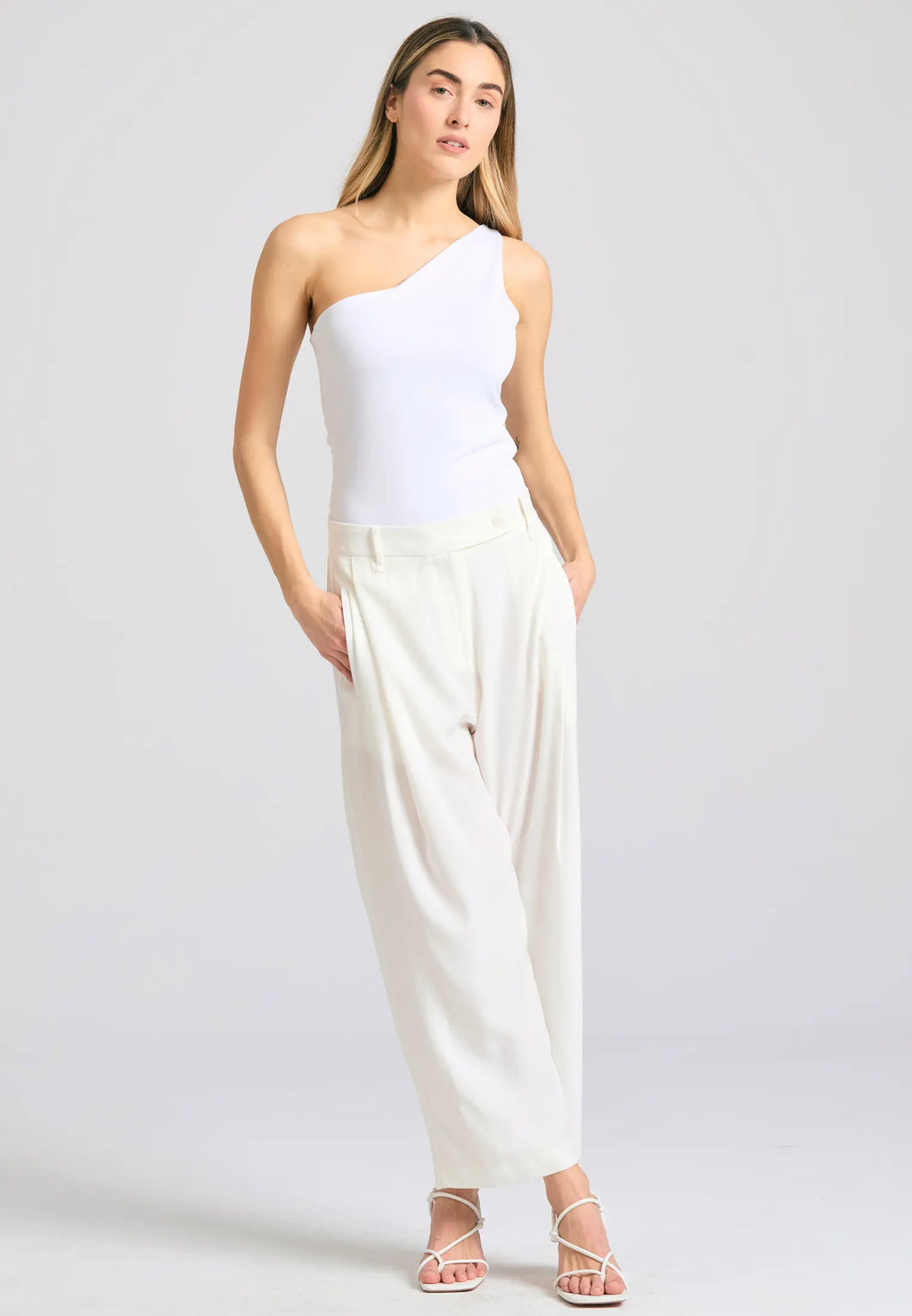 Loose fit παντελονι με πιετες στη μεση