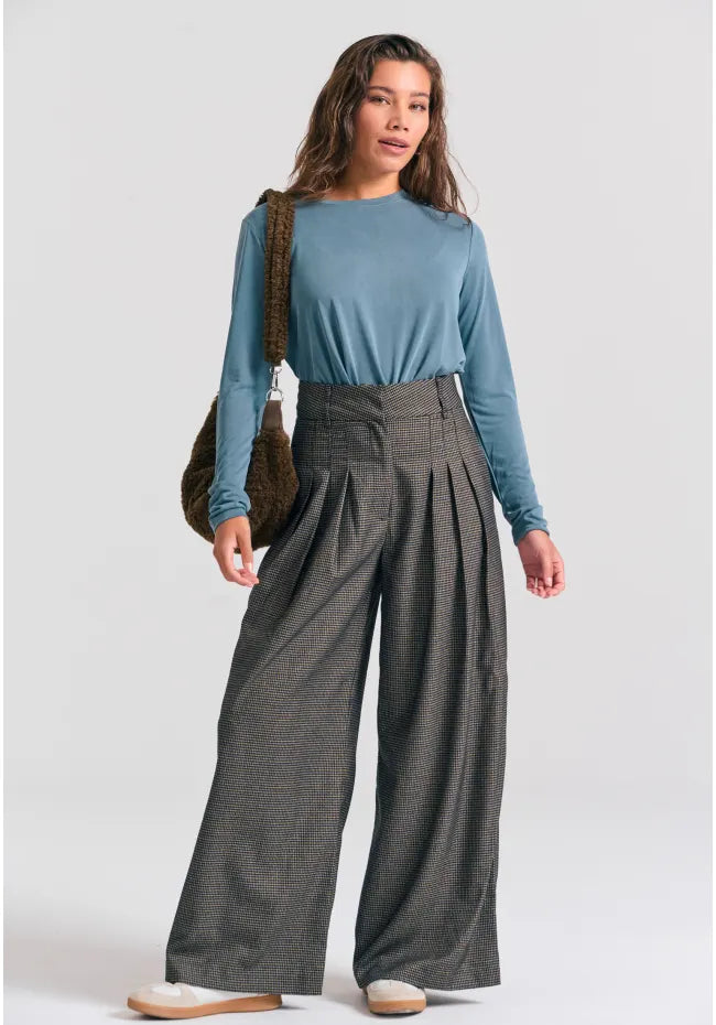 Μακρυμανικη μπλουζα πετρολ με στρογγυλη λαιμοκοψη