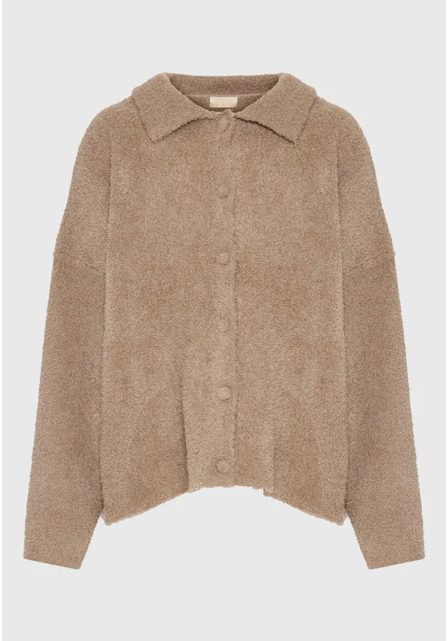 Γυναικεία ζακέτα μπεζ σε fleece ύφανση με κουμπιά