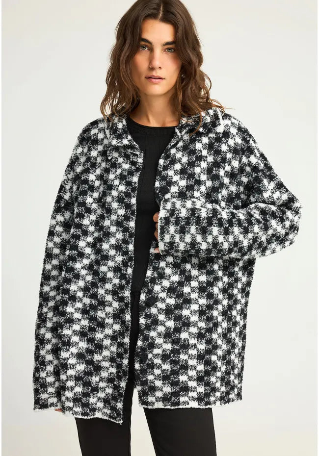 Γυναικεια καρο ζακετα με χνουδωτη υφανση