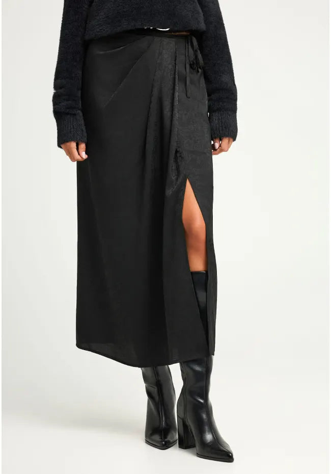 Γυναικεια φουστα σε ζακαρ υφανση