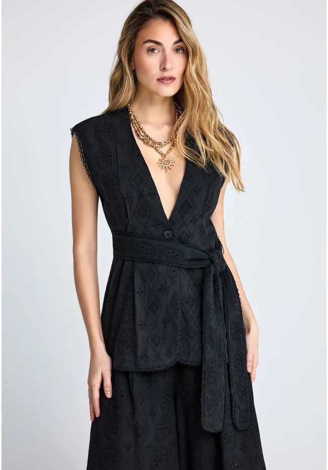 Γιλεκο με διατρητο σχεδιο