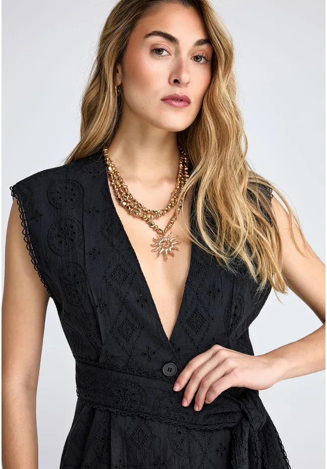 Γιλεκο με διατρητο σχεδιο