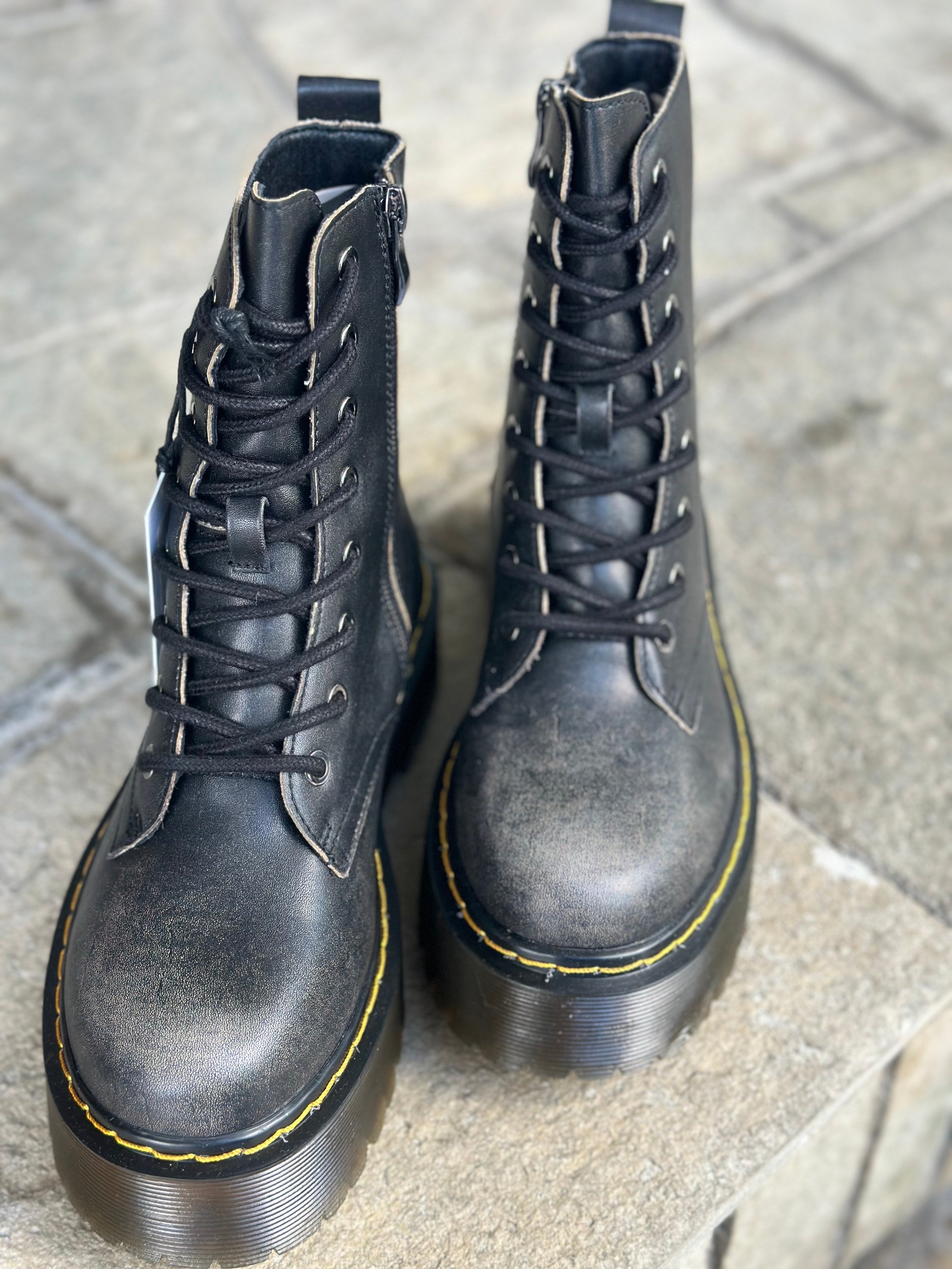 Μποτακι μαυρο με κορδονια και φερμουαρ στο πλαι