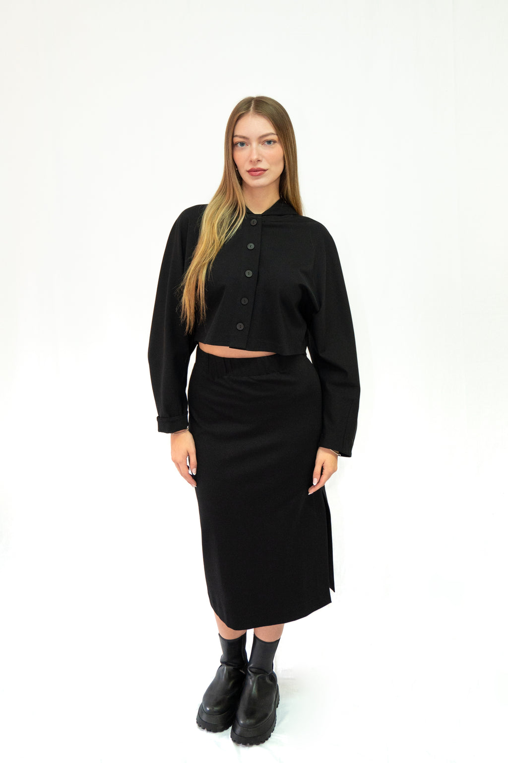 Midi φουστα με σκισιμο μεχρι το γονατο