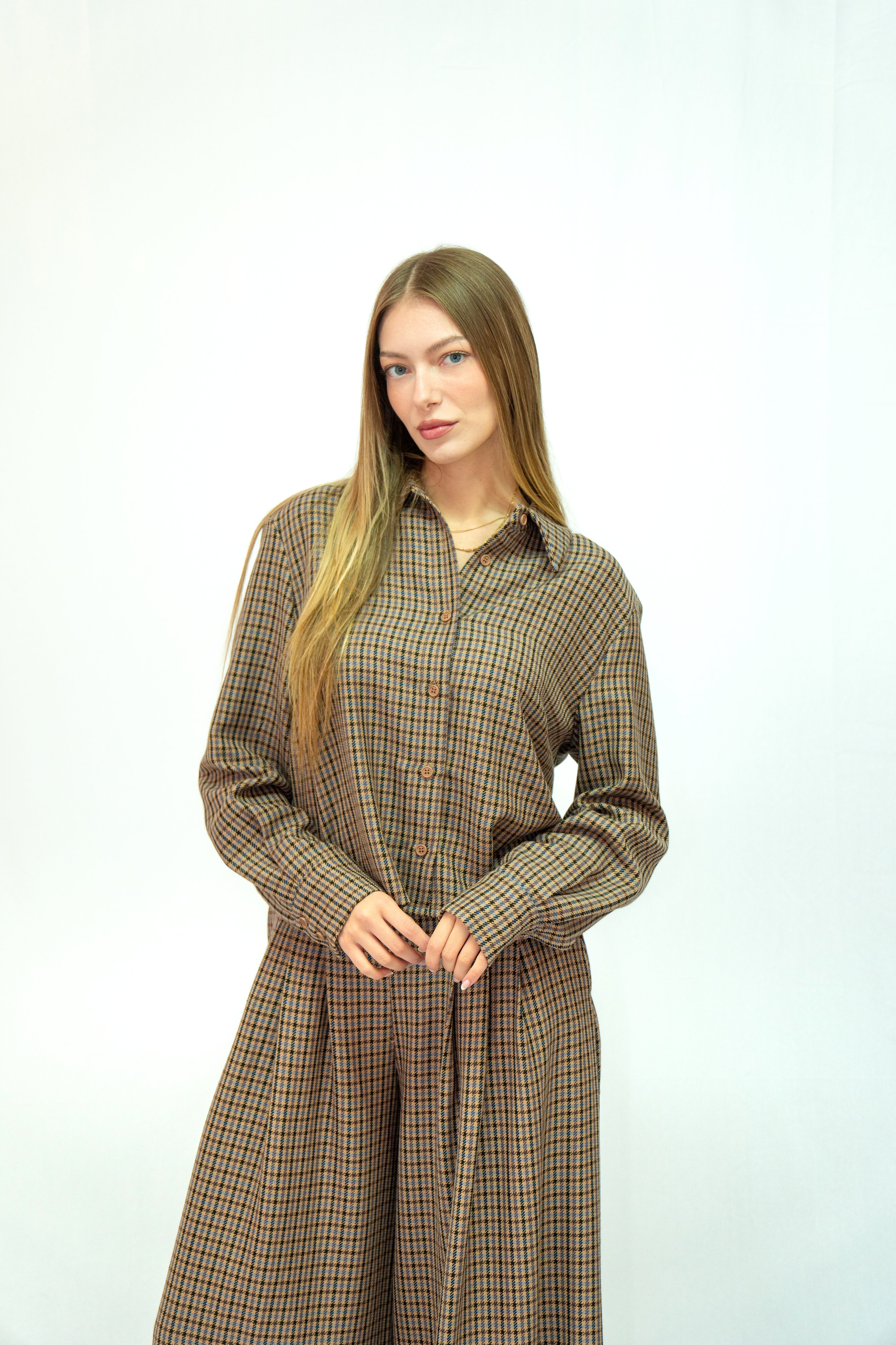 Πουκαμισο καρο σε γηινους τονους