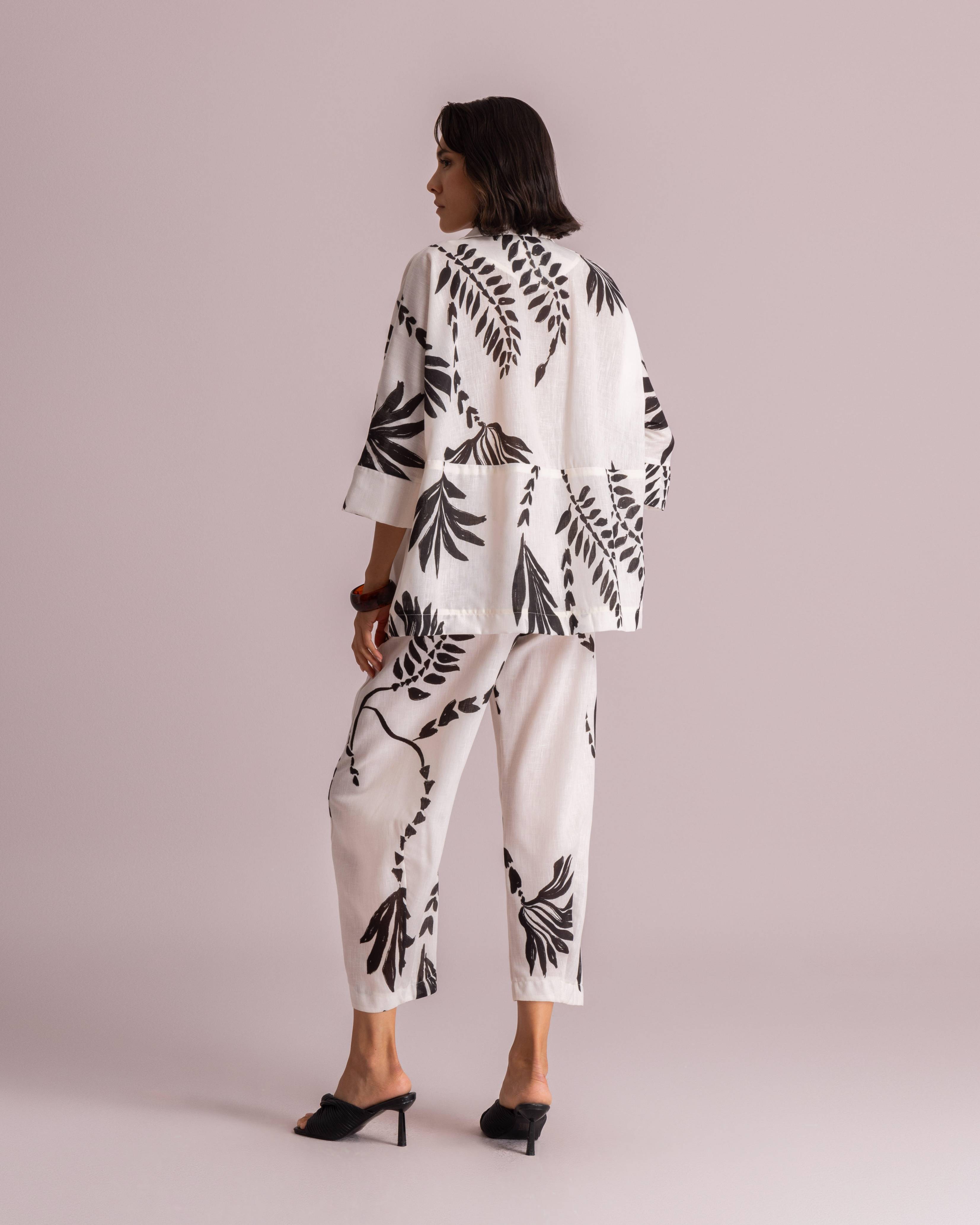 Παντελονι εμπριμε σε εκρου και μαυρο