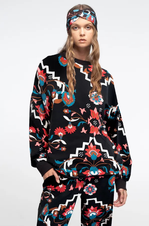 Romancer sweater top