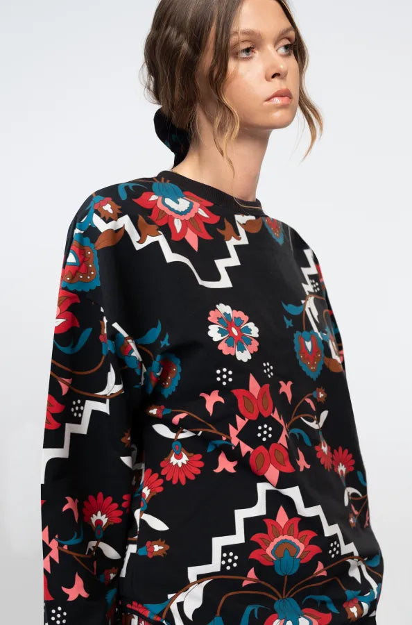 Romancer sweater top